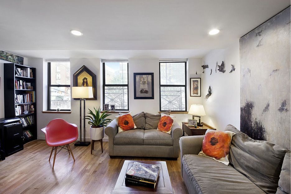 1st image of 301 E Houston St APT 2