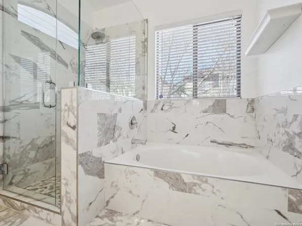 1223 WHITBY TOWER, San Antonio, TX 78258