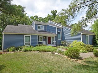 3817 Chimney Hill Dr, Blue Ash, OH 45241