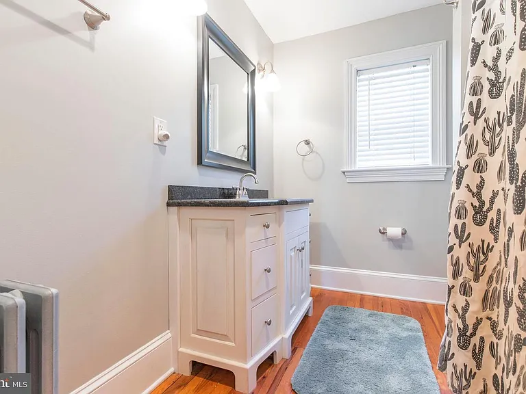620 E Hector St — Photo 19