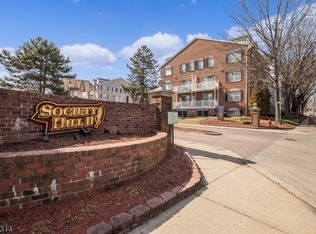 40 Rutgers Dr, Newark, NJ 07103