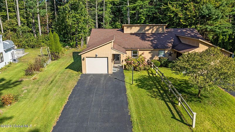 2nd image of 77 Snowberry Road