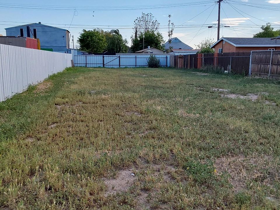 2nd image of 451 Lake St