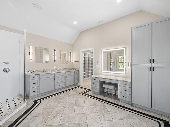 2nd image of 1004 Blakeford Ct
