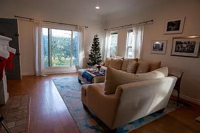1502 E Harvard St — Photo 16