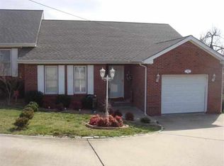 530 Calvert Dr, Paducah, KY 42003