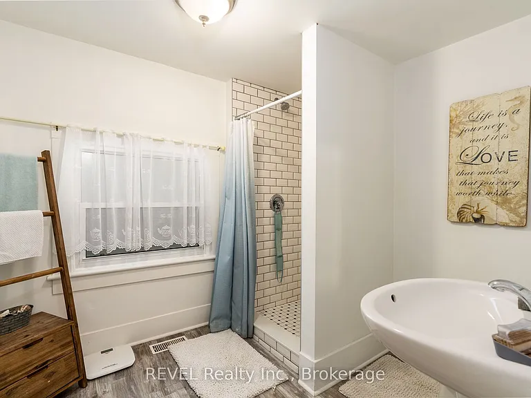 3819 Terrace Ln — Photo 32