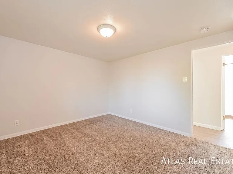 800 N Miller Ct #4 — Photo 8