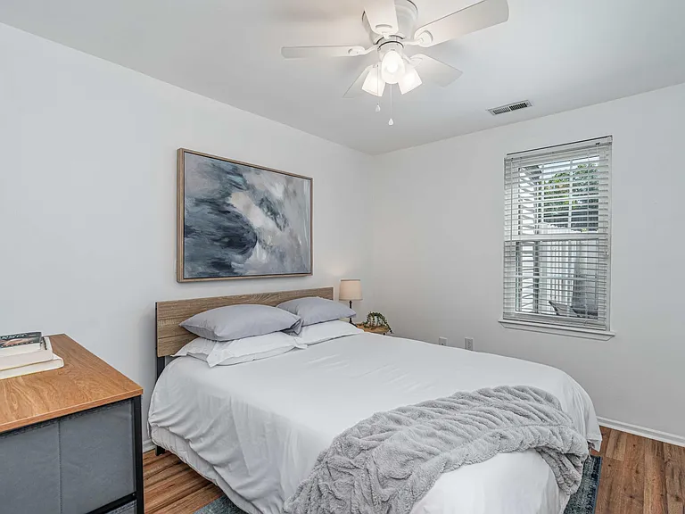 1135 Hulon Ln — Photo 14