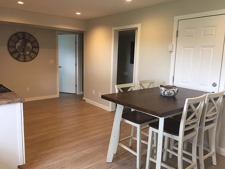 120 Jacobs Rd — Photo 2