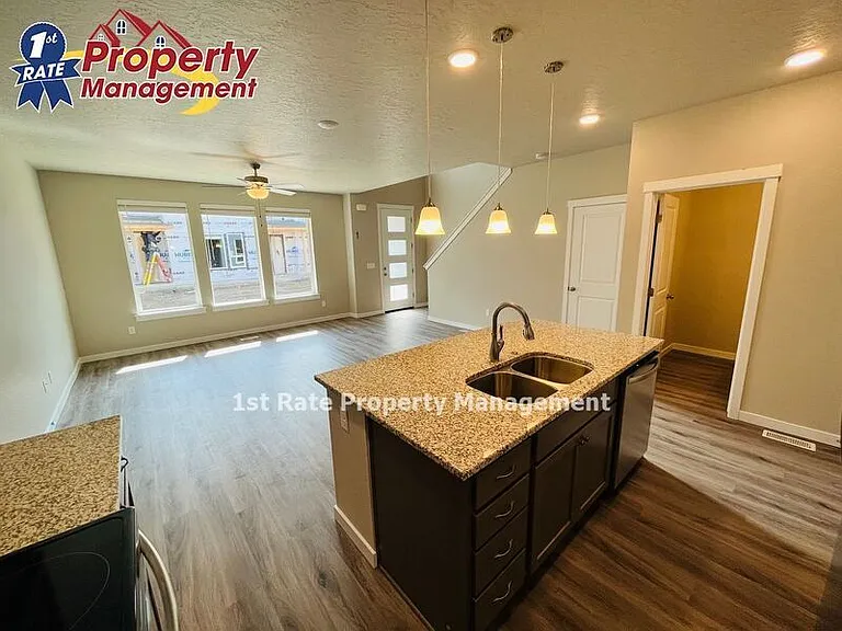 436 N Traquair Ln — Photo 4
