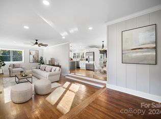 320 2nd St SW, Taylorsville, NC 28681