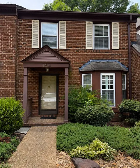 154 Kenilworth Dr — Photo 2