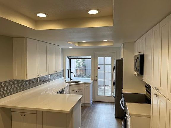 3rd image of 1422 Cortez Ct
