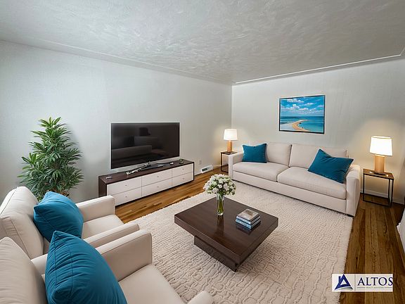 2nd image of 415-417 S Owens St #415