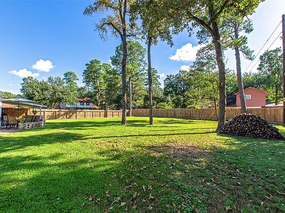 3rd image of 1806 Laurel Springs Ln