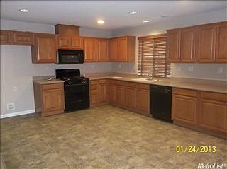 3rd image of 2352 S Fallbrook Dr