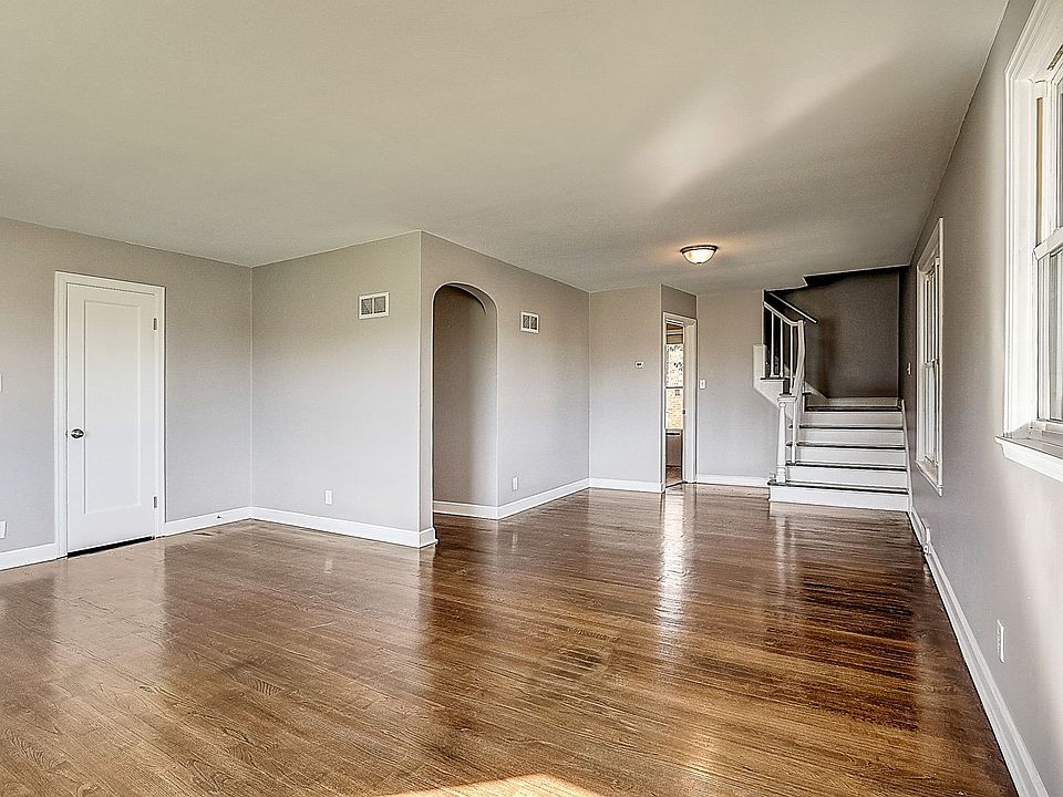 1st image of 3137 S 35th St