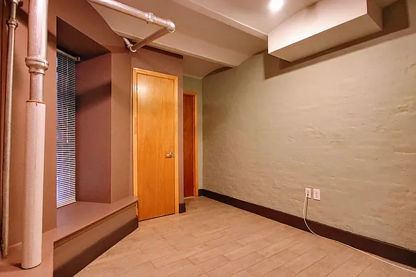 Rented by Compass | media 9