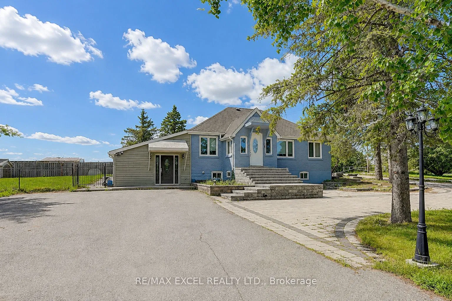 9 bed, $4,350 — Photo 1