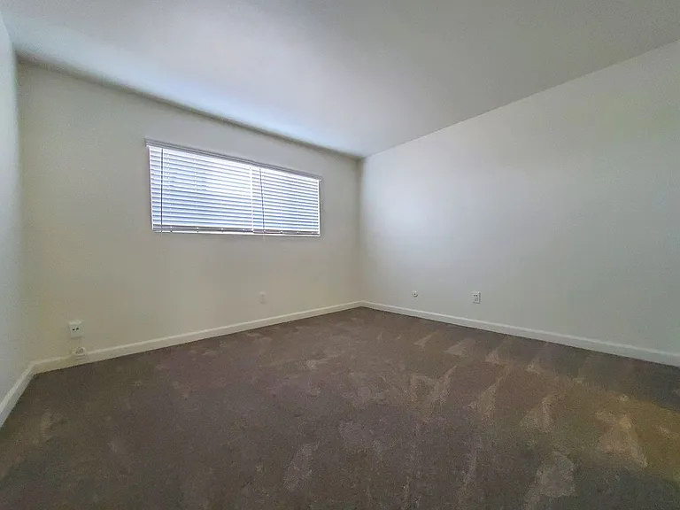 Town and Country Garden Apartments — Photo 19