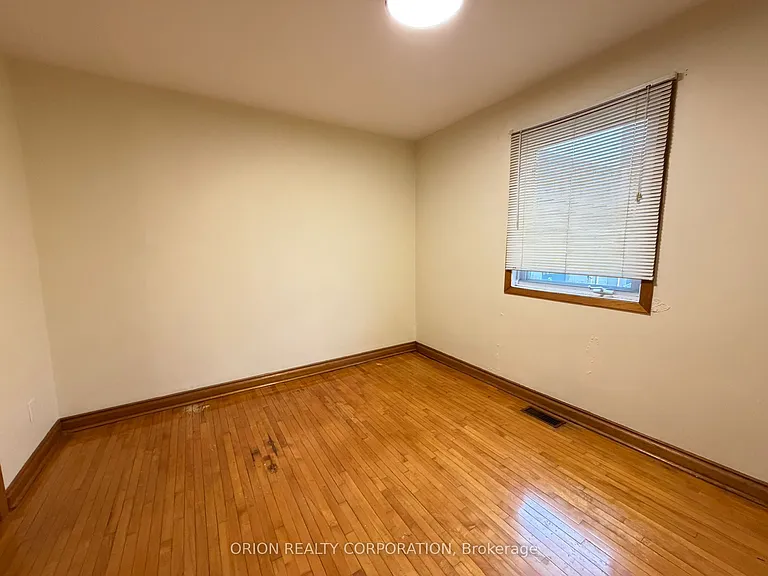 3 Romar Cres — Photo 25