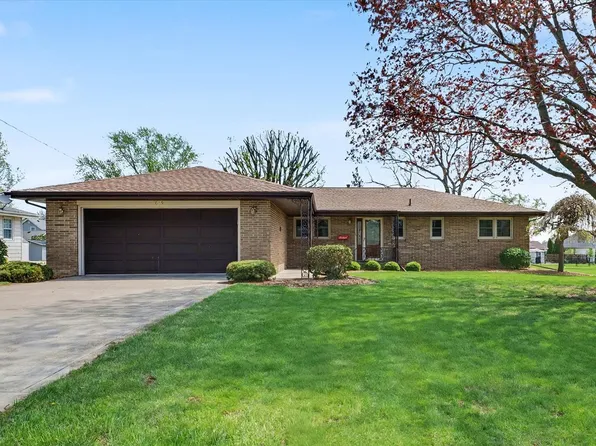 615 N Hartwell St, Gilman, IL 60938
