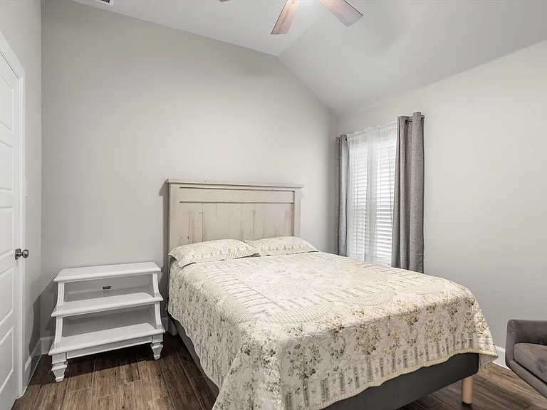 2304 Clancy Dr — Photo 16