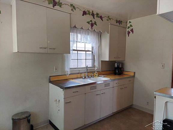 2nd image of 3044 Adams Ave