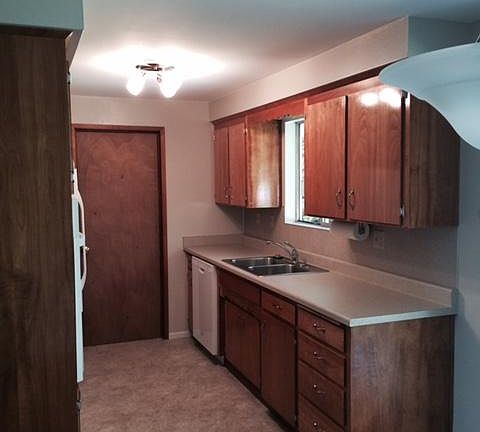 Kitchen with dishwasher