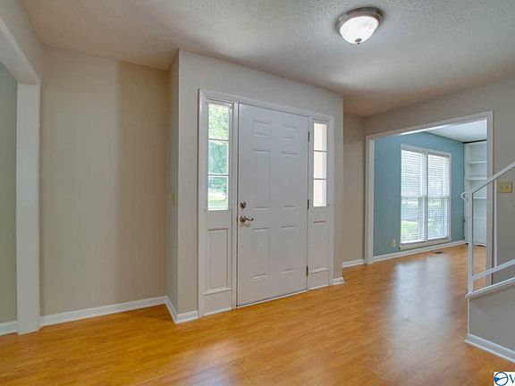 5th image of 12016 Queens Pl SE