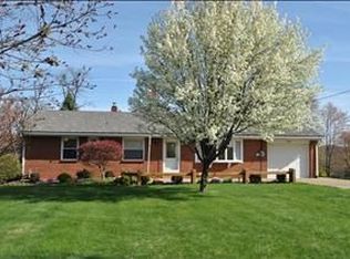 105 Tuscarora Dr, Beaver Falls, PA 15010