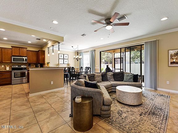 5th image of 7002 BUTTERFIELD Court