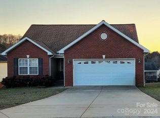 1605 Mayfair Dr, Conover, NC 28613