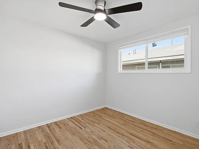 14620-14626 Magnolia Blvd — Photo 11