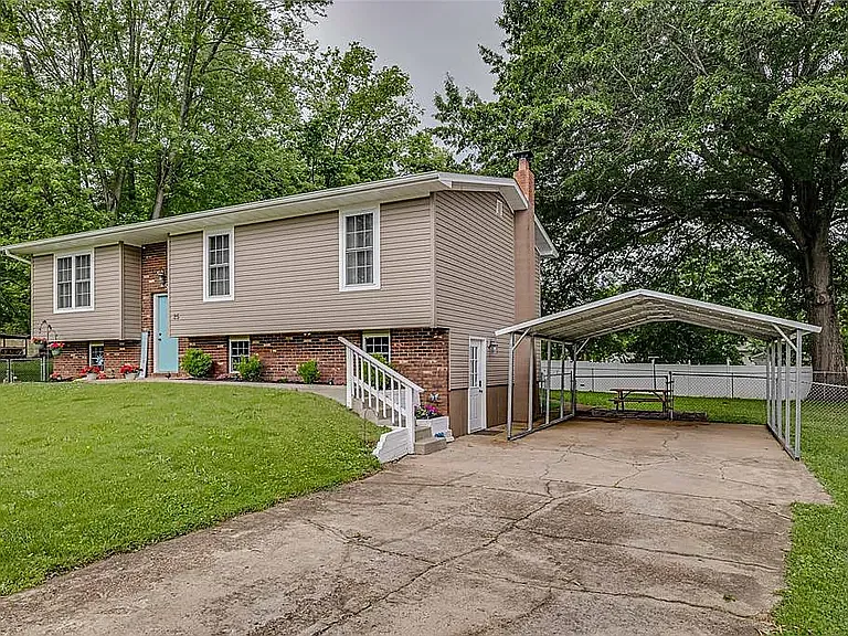 25 Ava Ct — Photo 2