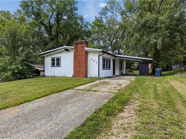 404 8th St, Warrensburg, MO 64093