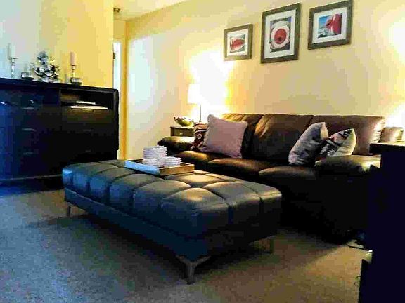 3rd image of 907 Intracoastal Dr APT 10