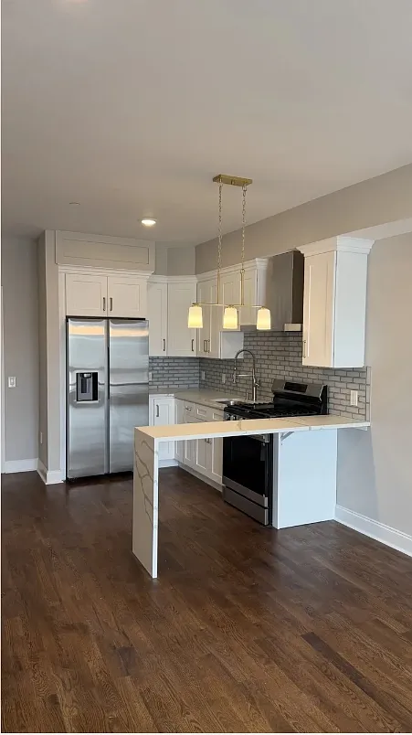 Building Photo - 587 River St #303