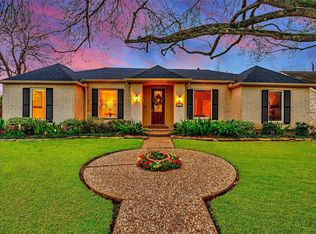 619 Longview Dr, Sugar Land, TX 77478