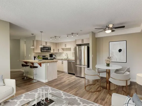 108 E Country Village Cir NE #301, Calgary, AB T3K 0E3