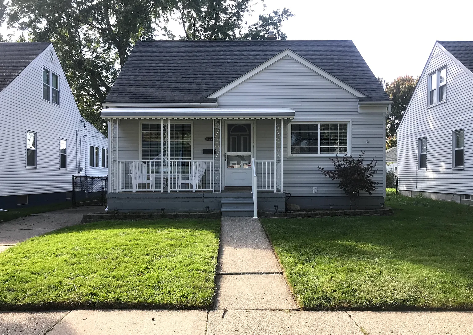 23457 Harding Ave photo 1