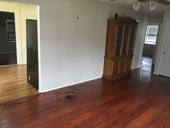 3rd image of 503 Lillian St