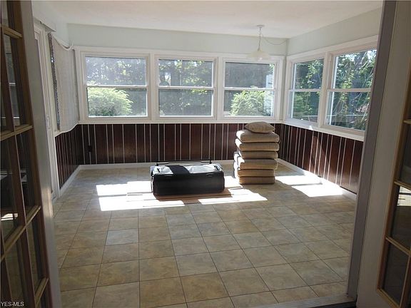 5th image of 8430 Parkdale Dr