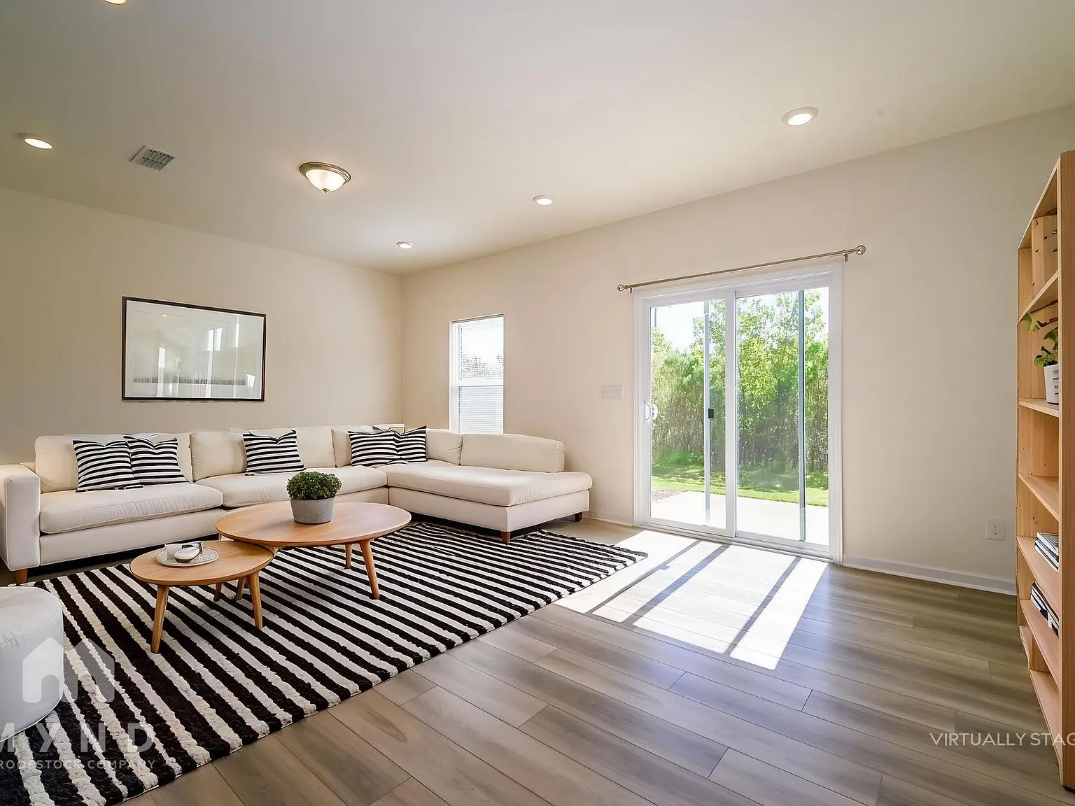 3 bed, 2.5 bath, 1688 sqft, $1,995 — Photo 3