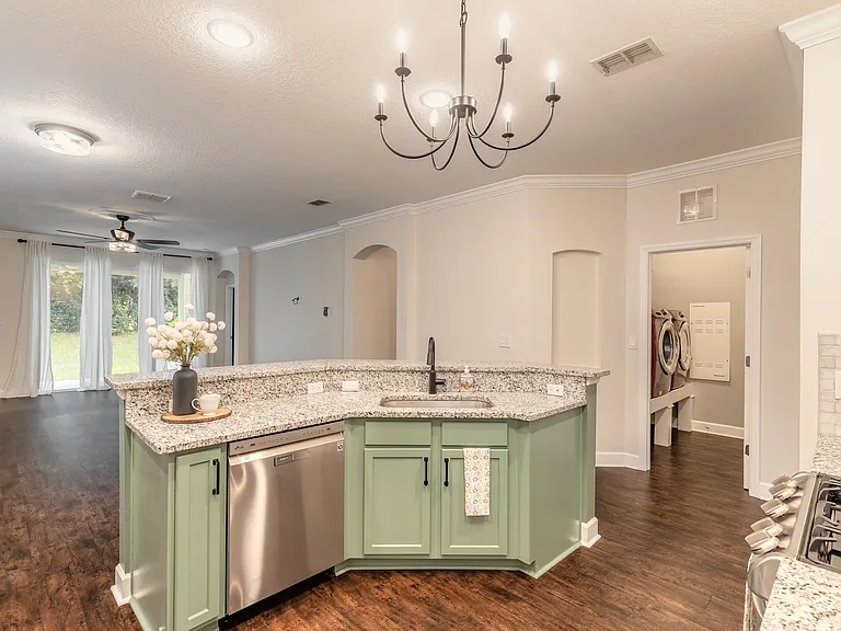 147 Birchmont Dr — Photo 5