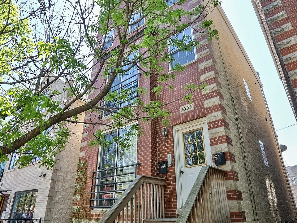 1635 W Beach Ave #1