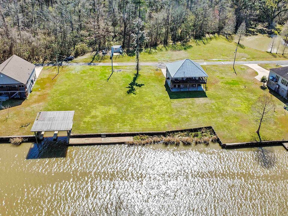 2nd image of 17699 Cove Ln