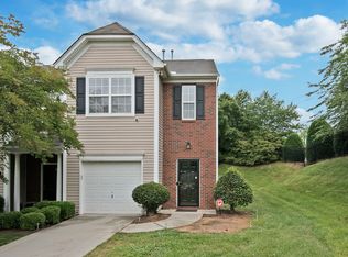 3930 Glenlea Commons Dr, Charlotte, NC 28216