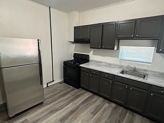 4th image of 332 W North St